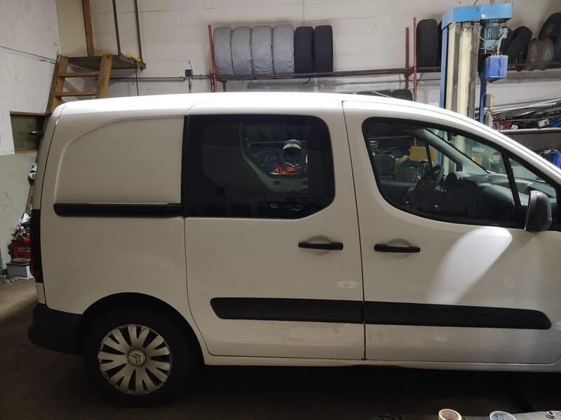 Weiß Gebraucht 2014 Citroën Berlingo Van / Kleinbus | 3.000 € (Superpreis) - Bild 1/4