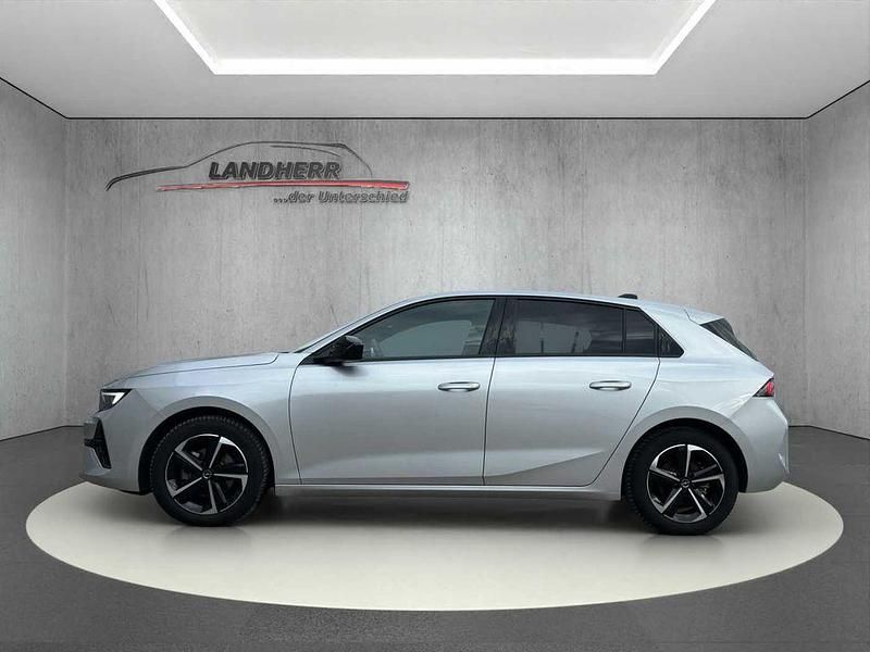 Gebraucht Opel Astra 131 PS (96 kW) 2024 Silber Limousine