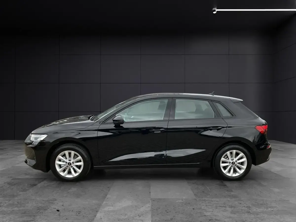 Gebraucht Audi A3 Advanced 116 PS (85 kW) 2025 Mythosschwarz metallic Limousine