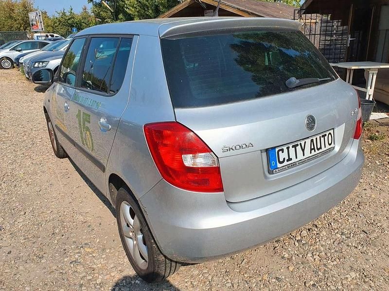 Gebraucht Skoda Fabia Ambition 86 PS (63 kW) 2013 Silber Kleinwagen