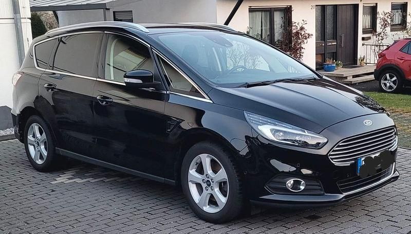 Schwarz Gebraucht 2019 Ford S-MAX Titanium Van / Kleinbus | 18.200 € (Guter Preis) - Bild 1/4