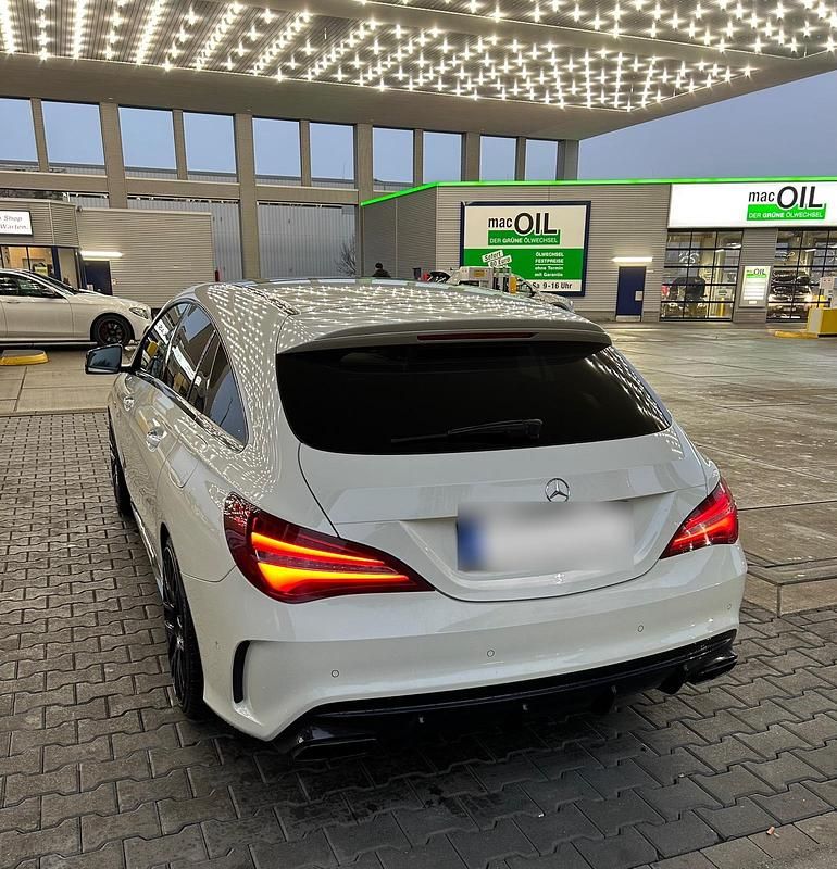 Gebraucht Mercedes CLA45 AMG AMG 380 PS (279 kW) 2018 Weiß Kombi