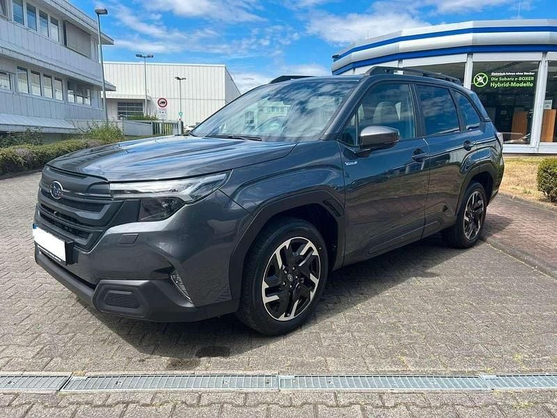 Magnetite gray (m) Gebraucht 2025 Subaru Forester Exclusive+ SUV | 37.990 € (Superpreis) - Bild 1/4