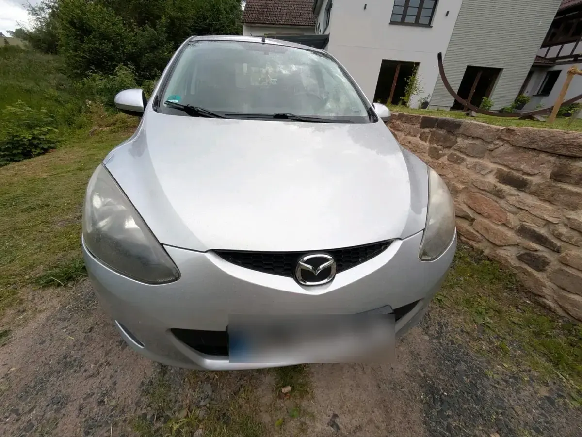 Gebraucht Mazda 2 75 PS (55 kW) 2009 Silber Kleinwagen