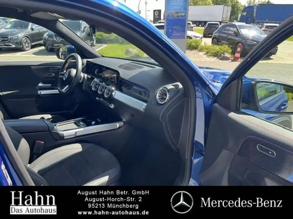 Gebraucht Mercedes GLB220 AMG 190 PS (139 kW) 2025 Lack spektralblau SUV