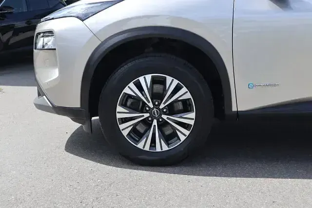 Gebraucht Nissan X-Trail Acenta 163 PS (119 kW) 2023 Champagne silver SUV