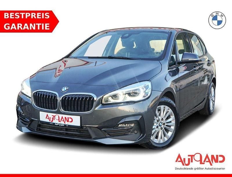 Grau Gebraucht 2021 BMW 218 Active Tourer Van / Kleinbus | 22.900 € (Fairer Preis) - Bild 1/4