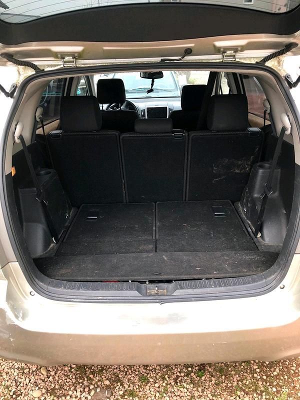 Gebraucht Toyota Corolla Verso 129 PS (94 kW) 2008 Silber Van / Kleinbus