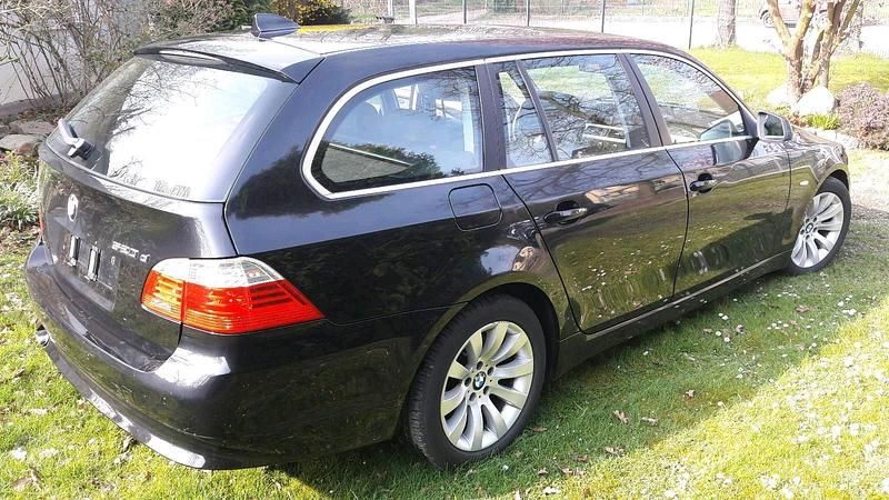 Gebraucht BMW 520 177 PS (130 kW) 2010 Schwarz Kombi