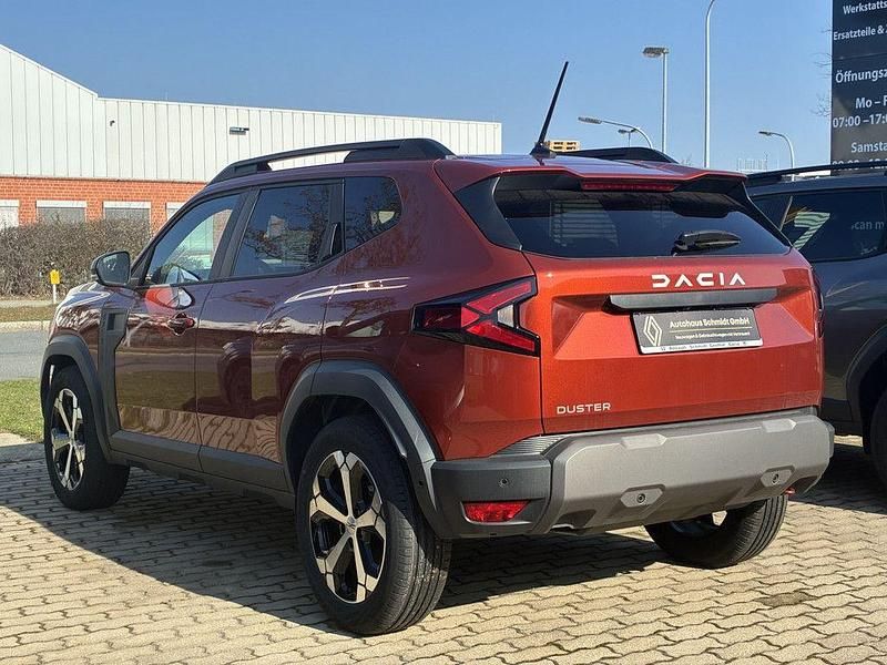 Neu Dacia Duster Journey 101 PS (74 kW) 2025 Terracottabraun SUV