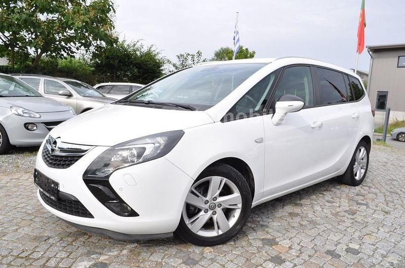 Weiß Gebraucht 2015 Opel Zafira Tourer Style Van / Kleinbus | 8.980 € (Guter Preis) - Bild 1/4