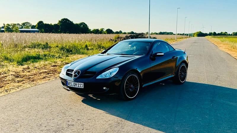 Schwarz Gebraucht 2007 Mercedes SLK200 Cabrio | 8.399 € (Guter Preis) - Bild 1/4