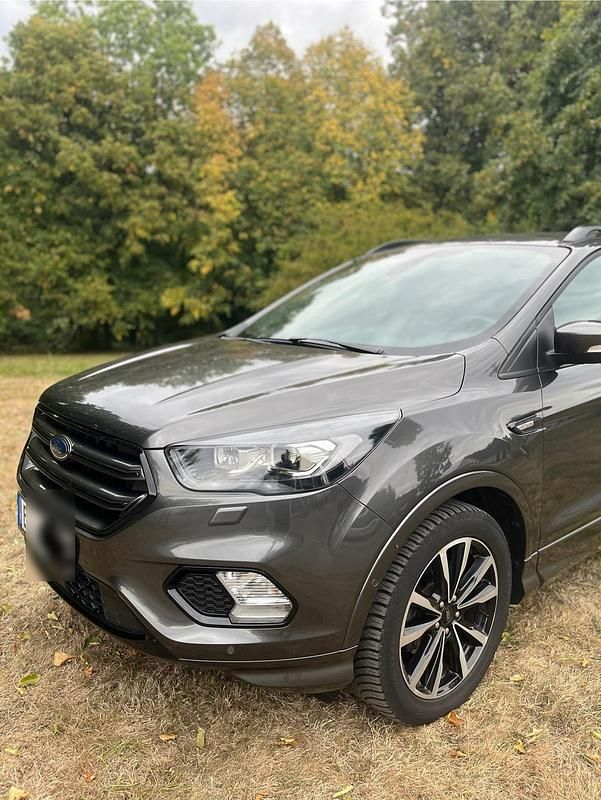 Grau Gebraucht 2019 Ford Kuga ST-Line SUV | 13.950 € (Guter Preis) - Bild 1/4