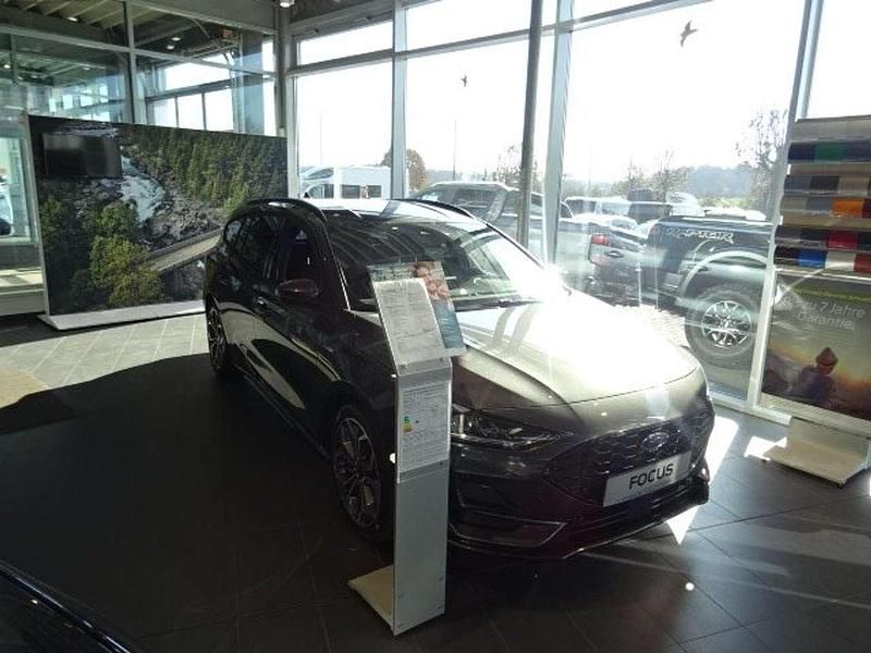 Neu Ford Focus ST-Line X 155 PS (114 kW) 2026 Magneticgrau (metallic) Kombi