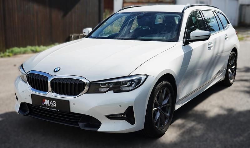 Weiß Gebraucht 2020 BMW 318 Sport Line Kombi | 17.500 € (Guter Preis) - Bild 1/4