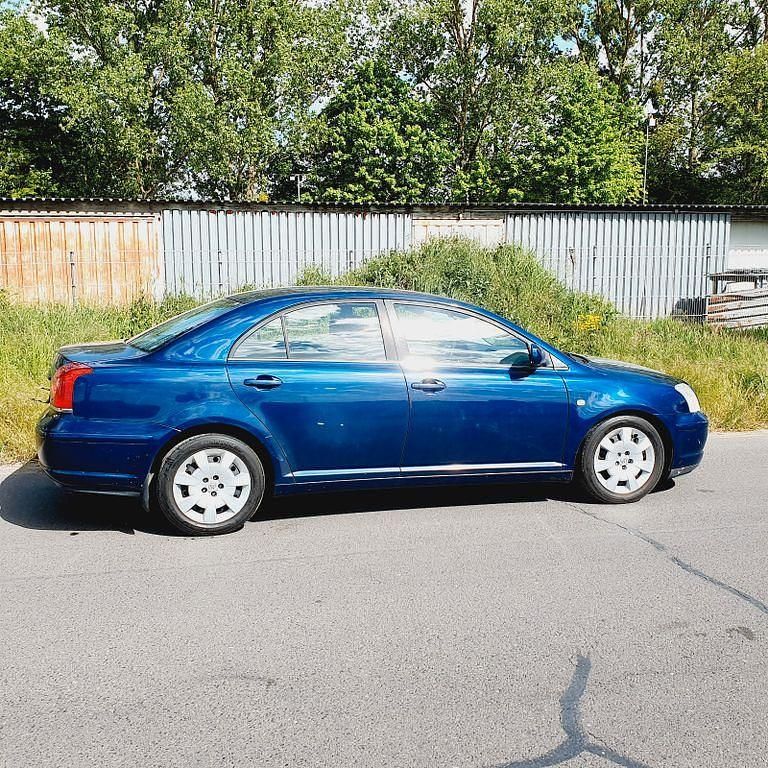 Gebraucht Toyota Avensis 147 PS (108 kW) 2004 Blau Limousine