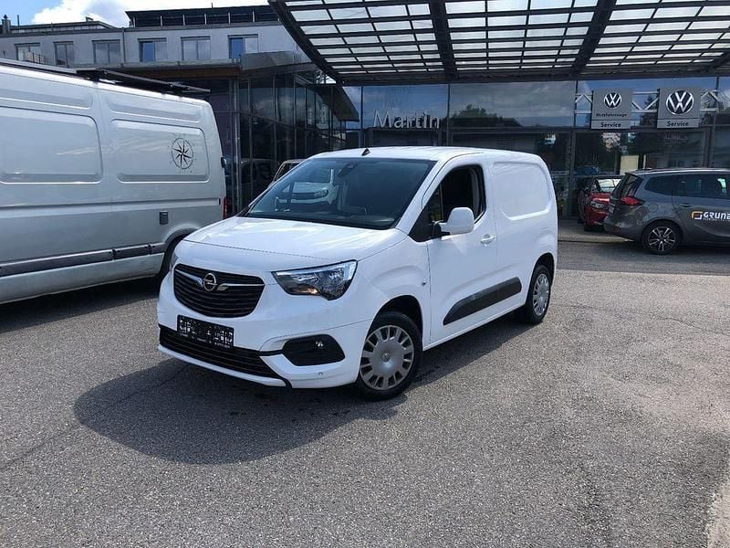 Weiß Gebraucht 2020 Opel Combo Edition Van / Kleinbus | 11.900 € (Guter Preis) - Bild 1/4