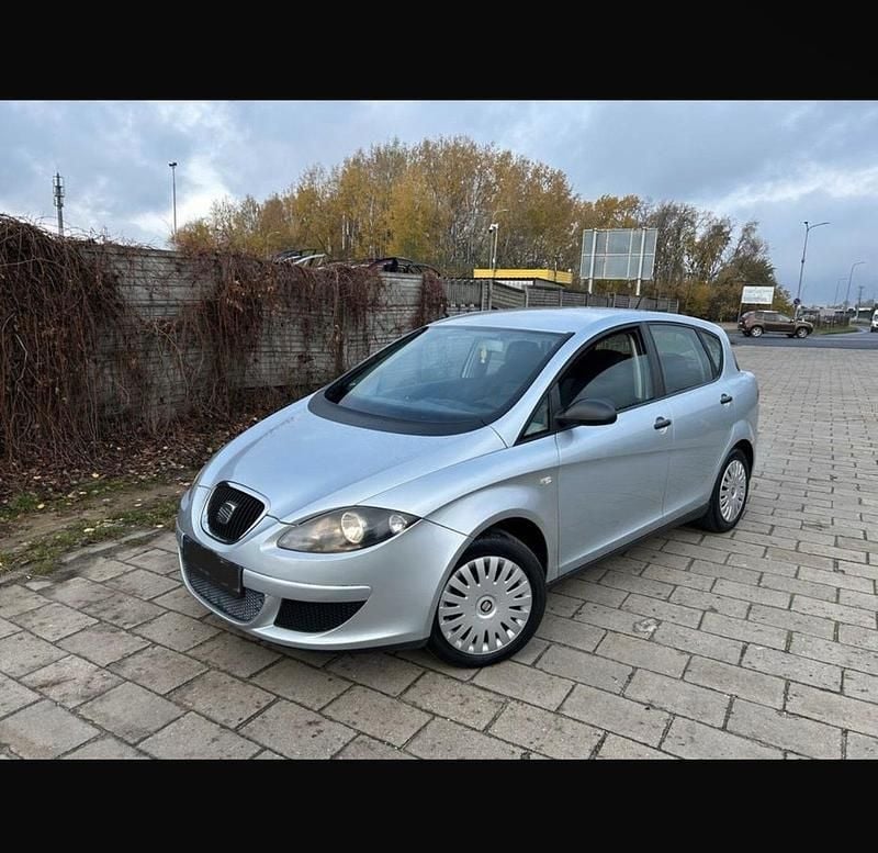 Blau Gebraucht 2005 Seat Toledo Limousine | 1.650 € (Fairer Preis) - Bild 1/4