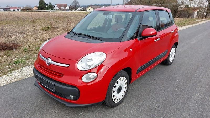 Rot Gebraucht 2012 Fiat 500L Van / Kleinbus | 4.800 € (Fairer Preis) - Bild 1/4
