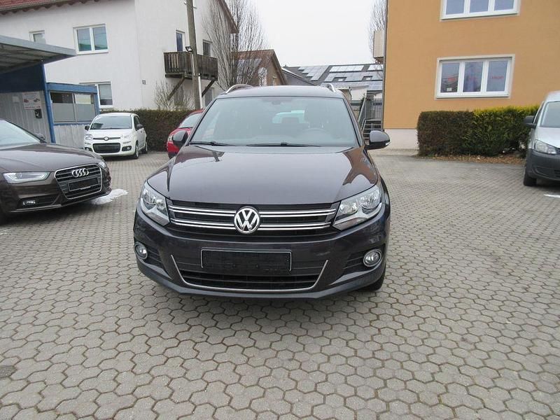 Grau Gebraucht 2016 VW Tiguan LOUNGE SUV | 14.990 € (Fairer Preis) - Bild 1/3