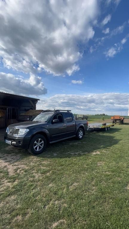 Grau Gebraucht 2005 Nissan Navara Abholung | 8.800 € (Teuer) - Bild 1/2