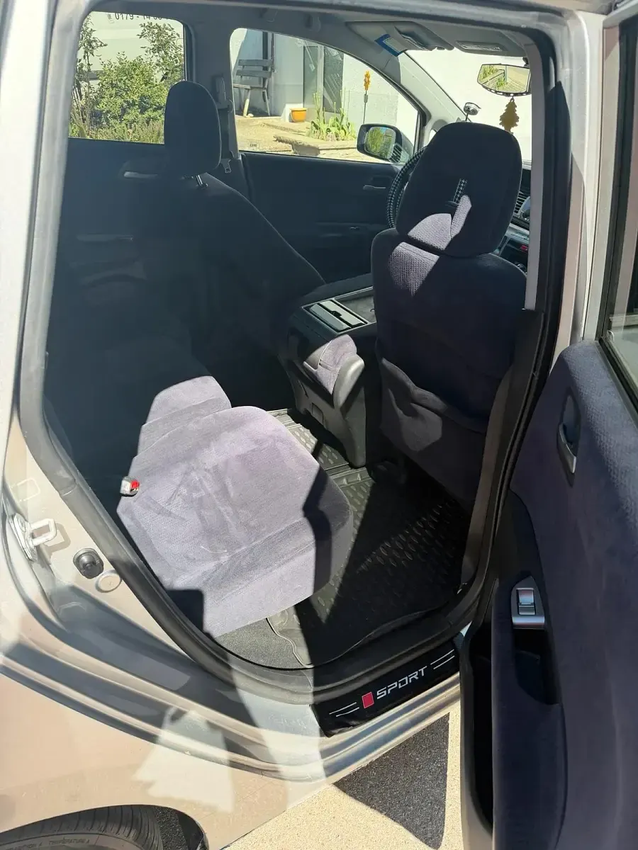Gebraucht Honda FR-V 136 PS (100 kW) 2007 Silber Van / Kleinbus