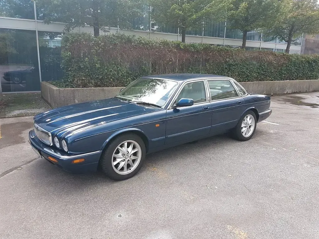 Gebraucht Jaguar XJ8 284 PS (208 kW) 2001 Blau Limousine