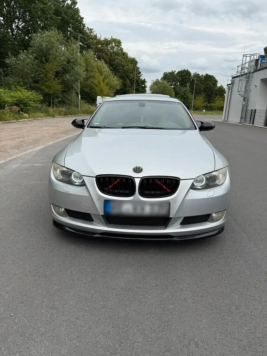 Gebraucht BMW 330 300 PS (220 kW) 2007 Silber Coupé