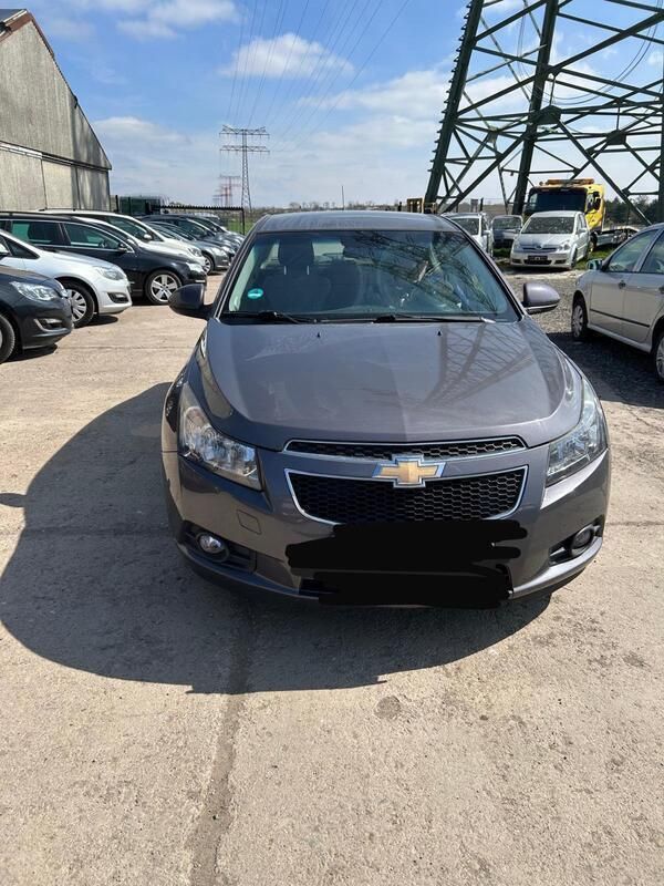 Grau Gebraucht 2011 Chevrolet Cruze LT Limousine | 4.800 € (Fairer Preis) - Bild 1/4