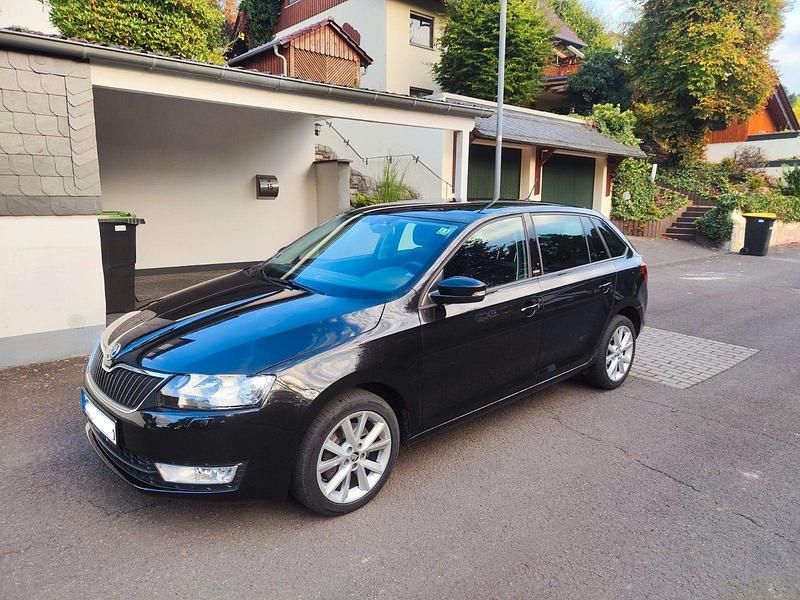 Schwarz Gebraucht 2016 Skoda Rapid Joy Limousine | 5.900 € (Guter Preis) - Bild 1/4