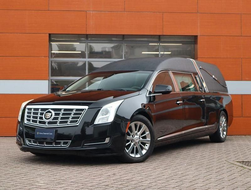 Schwarz Gebraucht 2014 Cadillac XTS Limousine | 57.475 € - Bild 1/4