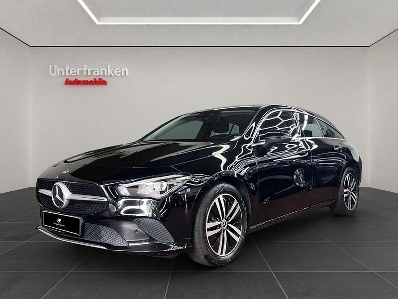 Schwarz Gebraucht 2021 Mercedes CLA200 Limousine | 21.980 € (Fairer Preis) - Bild 1/4