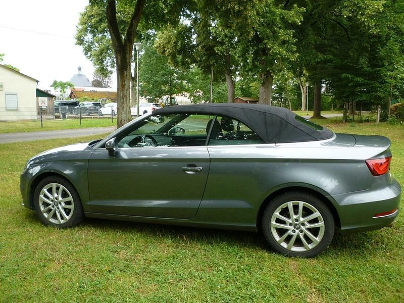 Grau Gebraucht 2014 Audi A3 Cabriolet Cabrio | 9.800 € (Guter Preis) - Bild 1/4