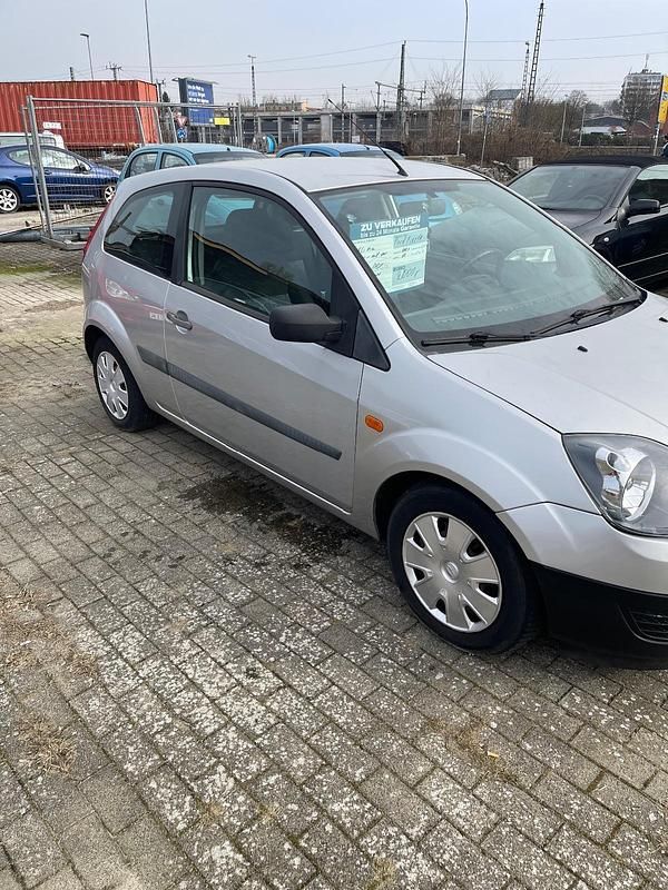 Gebraucht Ford Fiesta 60 PS (44 kW) 2006 Silber Kleinwagen