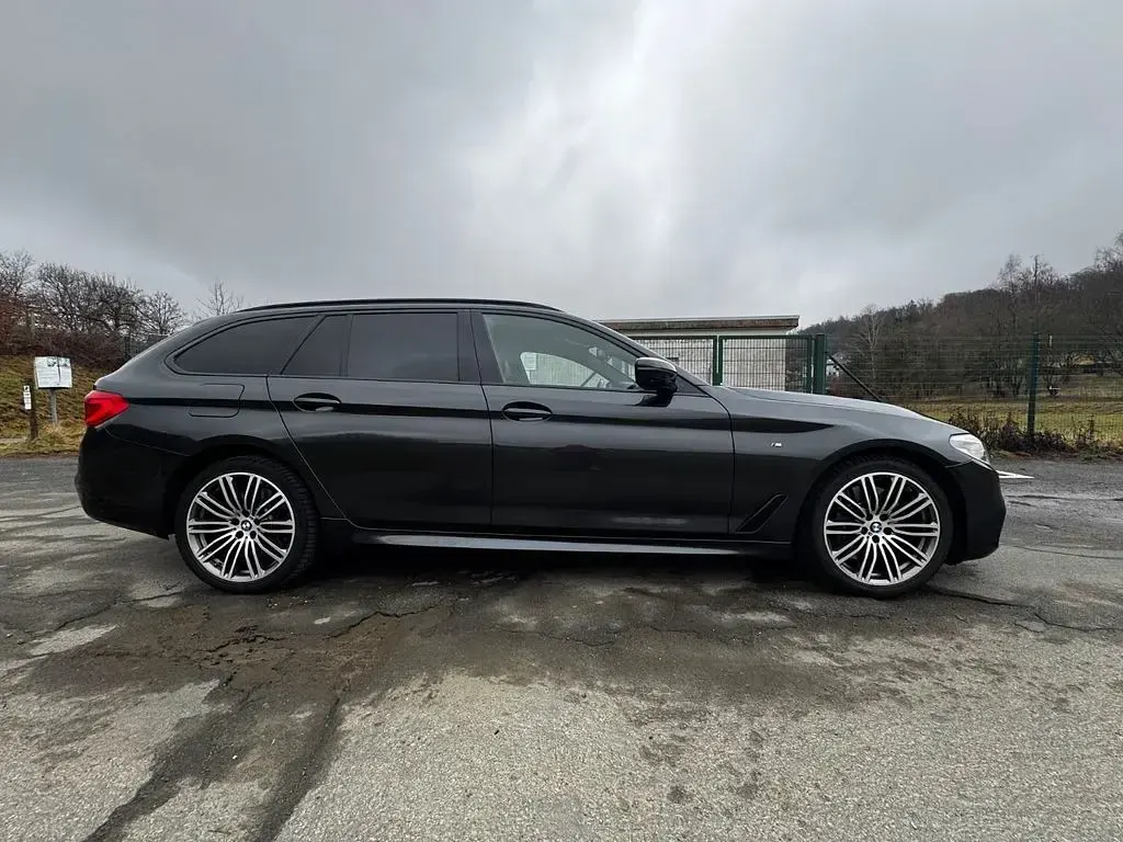 Gebraucht BMW 540 Performance 340 PS (250 kW) 2019 Schwarz Kombi