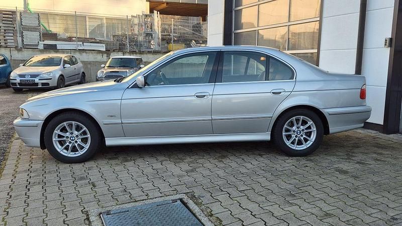 Gebraucht BMW 530 Exclusive 231 PS (169 kW) 2001 Silber Limousine