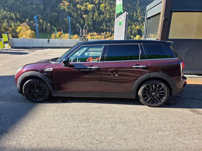 Rot Gebraucht 2018 Mini Cooper D Clubman Kombi | 15.500 € (Etwas zu teuer) - Bild 1/4