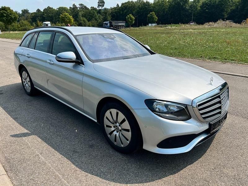 Second-hand Mercedes E220 194 CP (142 kW) 2018 Argintiu Break