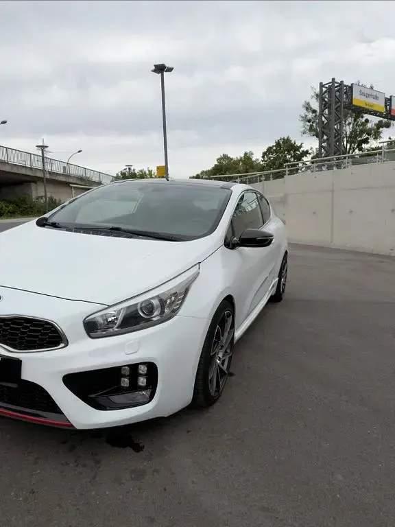 Gebraucht Kia ProCeed First Edition 204 PS (150 kW) 2014 Weiß Kleinwagen