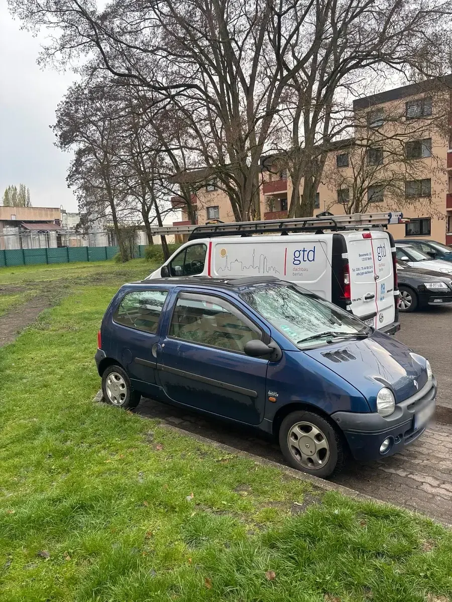 Second-hand Renault Twingo 60 CP (44 kW) 1999 Albastru Hatchback