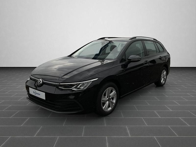 Deep black perleffekt (metallic) Gebraucht 2022 VW Golf VIII Basis Kombi | 18.480 € (Fairer Preis) - Bild 1/4