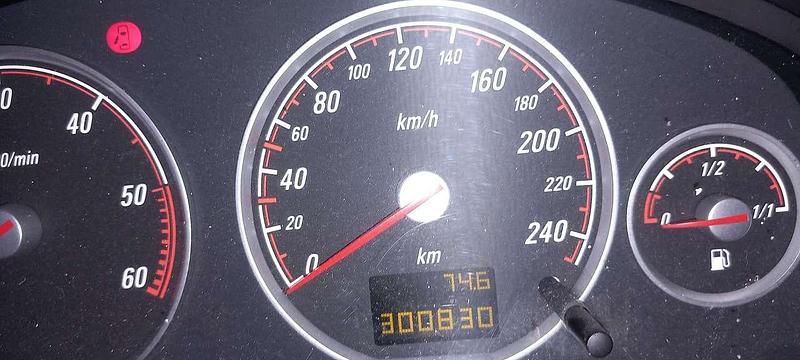 Schwarz Gebraucht 2006 Opel Signum Sport Kleinwagen | 1.800 € (Fairer Preis) - Bild 1/1