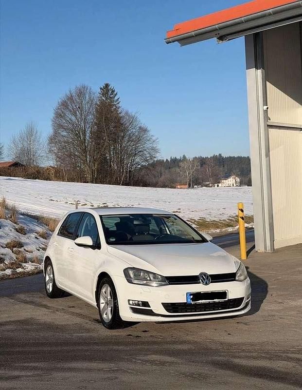 Weiß Gebraucht 2013 VW Golf VII Highline Kleinwagen | 9.495 € (Fairer Preis) - Bild 1/4