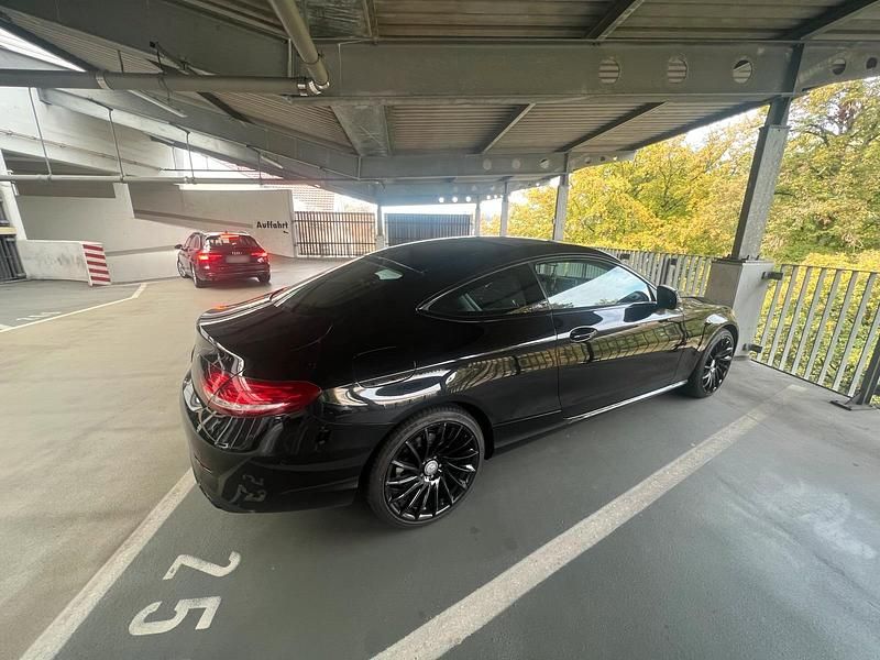 Gebraucht Mercedes C220 190 PS (139 kW) 2016 Schwarz Coupé