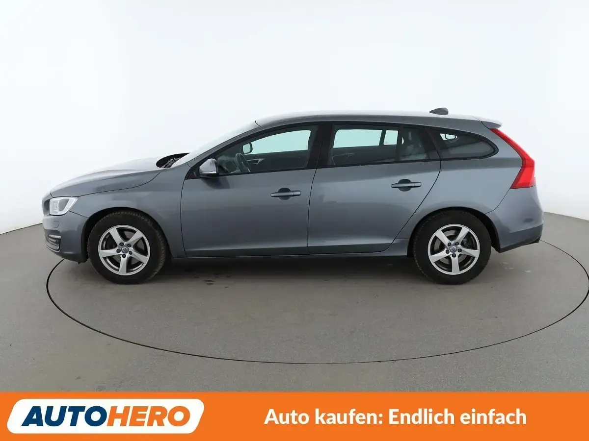 Gebraucht Volvo V60 Linje Svart 190 PS (139 kW) 2017 Silber Kombi