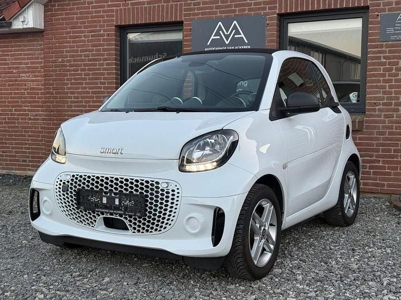 Weiß Gebraucht 2021 Smart ForTwo Electric Drive Coupé | 9.280 € (Fairer Preis) - Bild 1/4