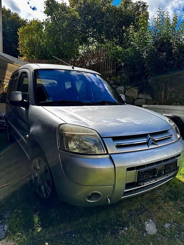 Silber Gebraucht 2008 Citroën Berlingo Van / Kleinbus | 2.000 € (Superpreis) - Bild 1/4