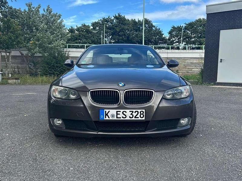 Gebraucht BMW 320 Cabriolet 170 PS (125 kW) 2009 Braun Cabrio