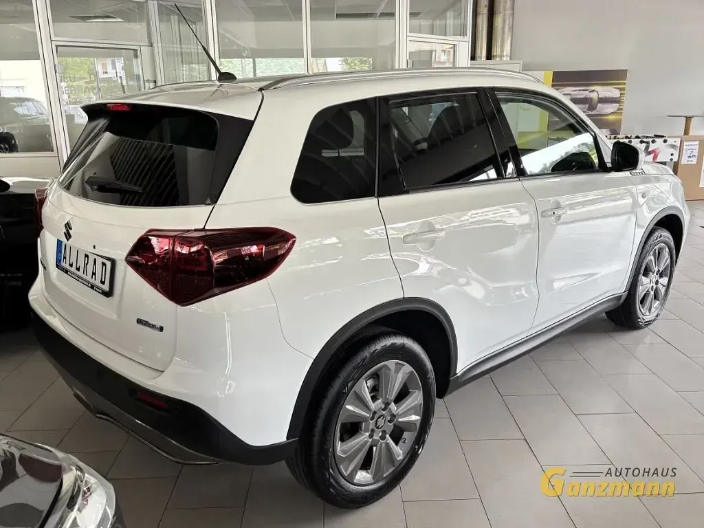 Neu Suzuki Vitara Comfort 110 PS (80 kW) 2025 Weiß SUV
