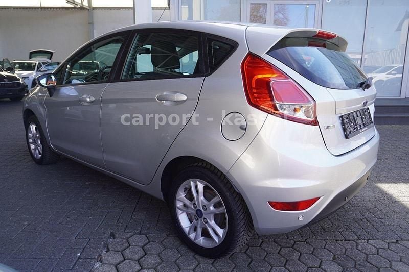 Gebraucht Ford Fiesta Celebration 101 PS (74 kW) 2017 Silber Kleinwagen
